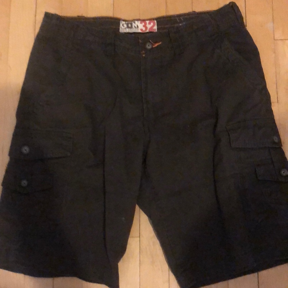 Men’s cargo shirt size 32